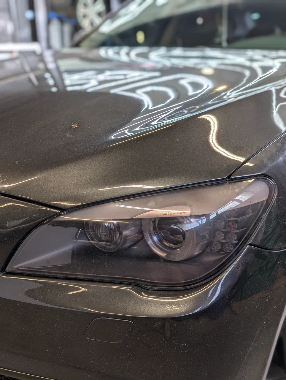 BMW до/после установки Bi-LED линз и Shadow Line в студии автосвета СПб